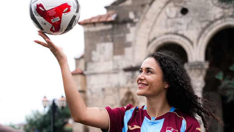Trabzonspor kadin futbol takimindan transfer jDIpbqDB